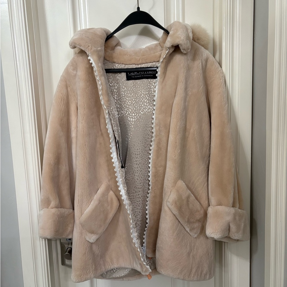 EXQUISITE GENO’S FURS OYSTER SHEARED BEAVER PARKA WITH FOX TRIM